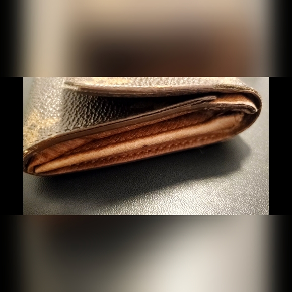 Authentic Vintage  Louis Vuitton Sarah small wallet - Picture 10 of 17